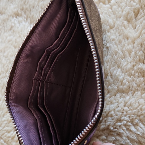 Gorgeous NWOT Coach Purple Floral & Signature Khaki Leather Wristlet/Wallet π - Picture 11 of 16